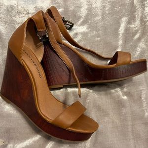 Lucky Brand Camel wedges